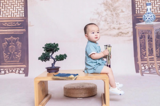 保亭孕妇肚子上的黑线